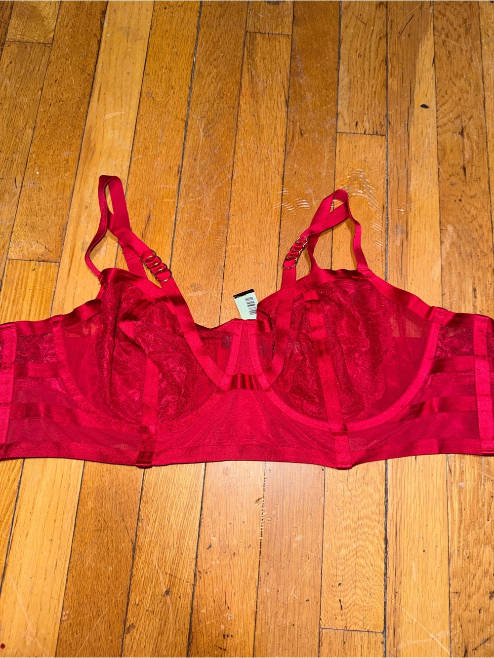Torrid Straps & Lace Underwire Bra in Jester Red Size 3X NEW - Picture 2 of 5